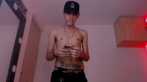 Snapshot of samuel_suarez chatting on 12/26/24, 10:16 online show from 12/26/24, 10:16