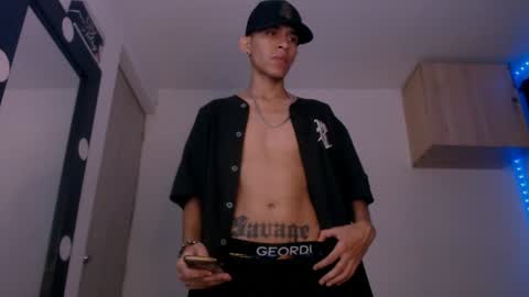 Snapshot of samuel_suarez chatting on 12/30/24, 11:49 online show from 12/30/24, 11:49