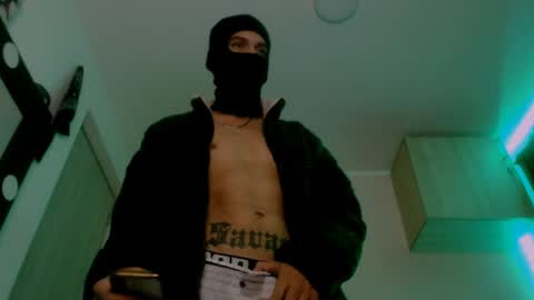 Snapshot of samuel_suarez chatting on 01/09/25, 02:01 online show from 01/09/25, 02:01