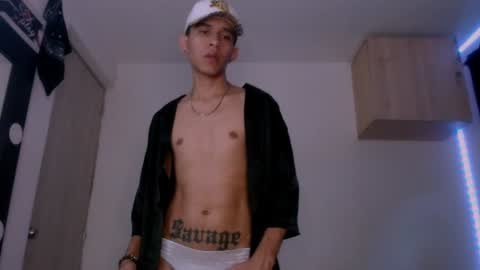 Snapshot of samuel_suarez chatting on 01/15/25, 03:33 online show from 01/15/25, 03:33