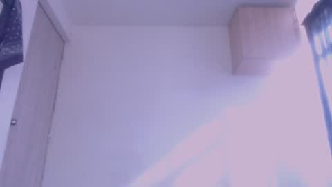 Snapshot of samuel_suarez chatting on 01/22/25, 01:32 online show from 01/22/25, 01:32
