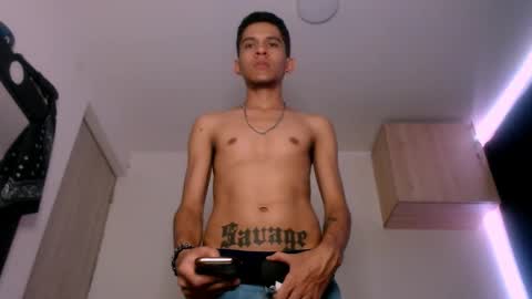 Snapshot of samuel_suarez chatting on 03/06/25, 03:02 online show from 03/06/25, 03:02