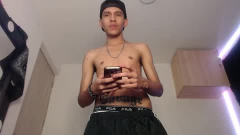 Snapshot of samuel_suarez chatting on 03/11/25, 04:32 online show from 03/11/25, 04:32