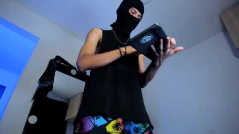   online show from 11/09/25, 01:26