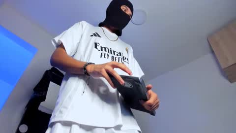   online show from 11/10/25, 05:39