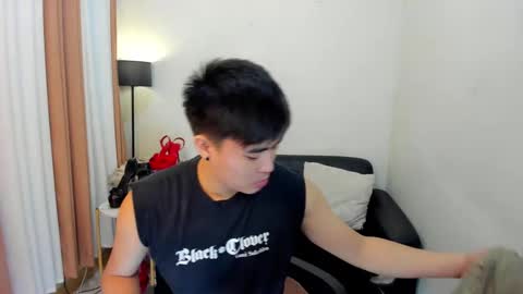 Snapshot of samuelangelo chatting on 12/26/24, 05:04 Sam online show from 12/26/24, 05:04