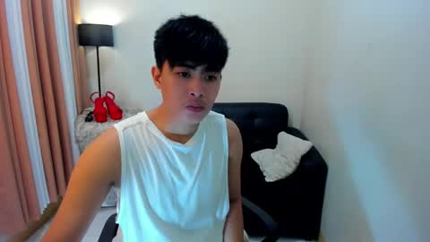 Snapshot of samuelangelo chatting on 02/13/25, 05:05 Sam online show from 02/13/25, 05:05