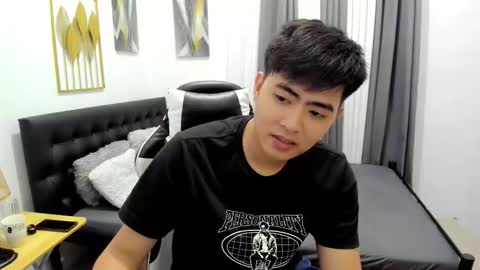 Snapshot of samuelangelo chatting on 05/07/26, 02:17 Sam online show from 05/07/26, 02:17