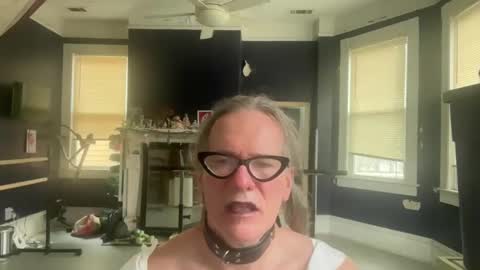 Samuel or Samantha online show from 09/27/25, 06:35