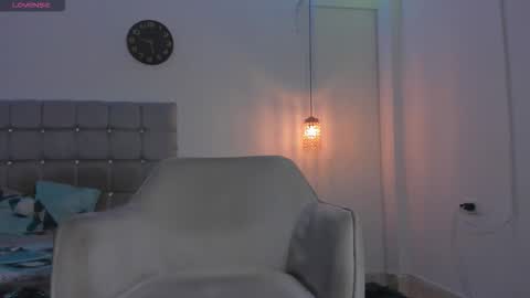 Snapshot of samxx_muscle chatting on 11/24/25, 01:44 samxx_muscle online show from 11/24/25, 01:44