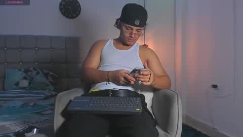 Snapshot of samxx_muscle chatting on 12/03/25, 02:04 samxx_muscle online show from 12/03/25, 02:04