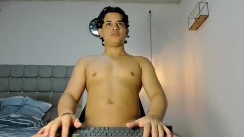 Snapshot of samxx_muscle chatting on 01/16/26, 01:59 samxx_muscle online show from 01/16/26, 01:59
