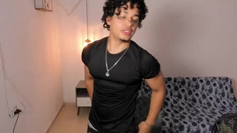 Snapshot of samxx_muscle chatting on 05/10/26, 01:38 samxx_muscle online show from 05/10/26, 01:38