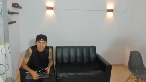 Snapshot of samxx_muscle chatting on 05/11/26, 02:45 samxx_muscle online show from 05/11/26, 02:45