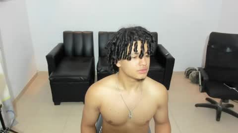 Snapshot of samxx_muscle chatting on 05/17/26, 11:39 samxx_muscle online show from 05/17/26, 11:39