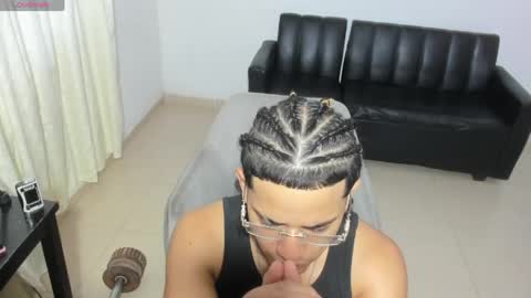 Snapshot of samxx_muscle chatting on 05/24/26, 01:16 samxx_muscle online show from 05/24/26, 01:16