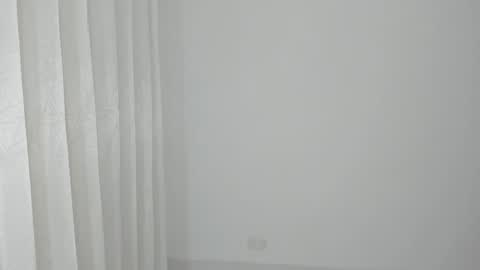 Snapshot of samy_jonnes_ chatting on 01/10/25, 11:18 Hello I am absent due to a family calamity I will return soon-hola estoy ausente por un problema familiar volvere pronto. online show from 01/10/25, 11:18