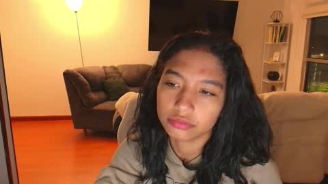 Snapshot of samy_jonnes_ chatting on 10/06/25, 11:46 Hello I am absent due to a family calamity I will return soon-hola estoy ausente por un problema familiar volvere pronto. online show from 10/06/25, 11:46