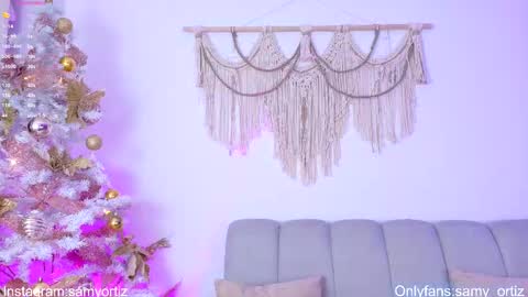 Snapshot of samyortiz_ chatting on 11/21/25, 02:54 Samy and Juan online show from 11/21/25, 02:54