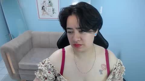 samythomas_t online show from 12/17/25, 02:28