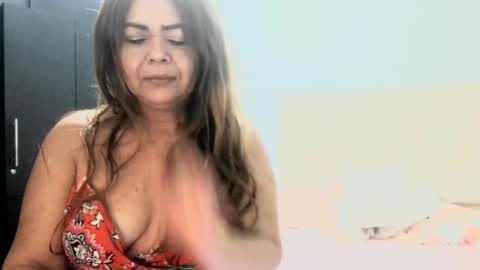 Snapshot of sanddi_milff chatting on 05/20/26, 12:17 Sanddi online show from 05/20/26, 12:17