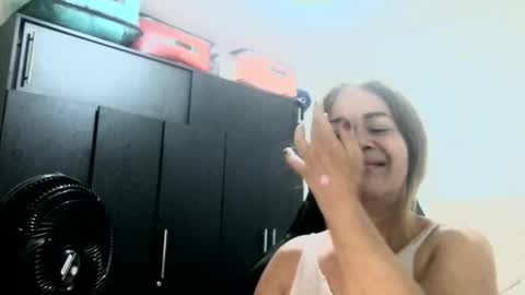 Snapshot of sanddi_milff chatting on 05/21/26, 03:13 Sanddi online show from 05/21/26, 03:13