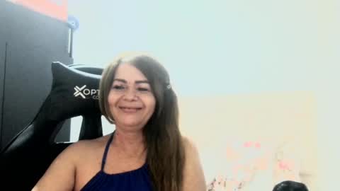 Snapshot of sanddi_milff chatting on 05/22/26, 01:35 Sanddi online show from 05/22/26, 01:35