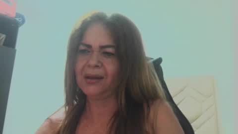 Snapshot of sanddi_milff chatting on 05/28/26, 02:31 Sanddi online show from 05/28/26, 02:31