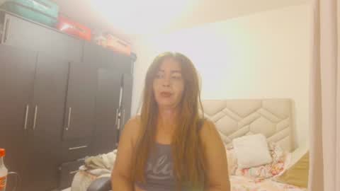 Snapshot of sanddi_milff chatting on 07/11/26, 01:30 Sanddi online show from 07/11/26, 01:30