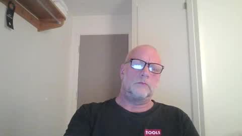 Snapshot of sandnesrune523 chatting on 03/15/26, 05:30 sandnesrune523 online show from 03/15/26, 05:30