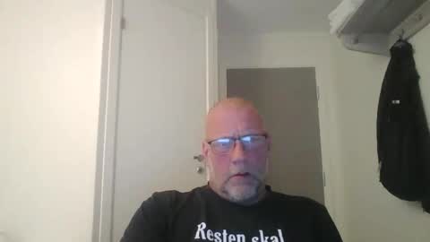 Snapshot of sandnesrune523 chatting on 04/21/26, 06:12 sandnesrune523 online show from 04/21/26, 06:12