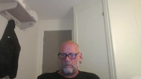 Snapshot of sandnesrune523 chatting on 05/18/26, 05:41 sandnesrune523 online show from 05/18/26, 05:41