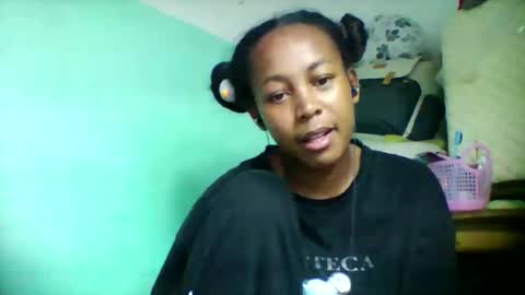 sandra1253099 online show from 10/27/25, 07:18