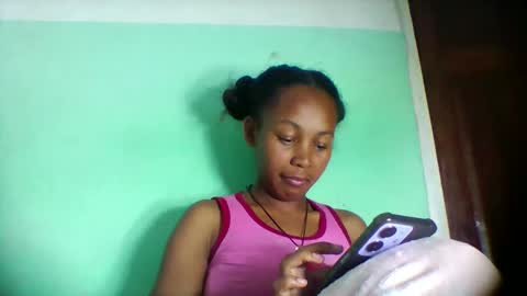 sandra1253099 online show from 04/21/26, 05:28