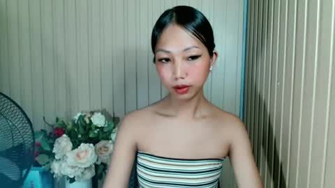 Snapshot of sandra_cruzz chatting on 06/27/26, 05:01 sandra online show from 06/27/26, 05:01