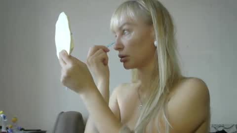 Sandra online show from 09/19/25, 09:32