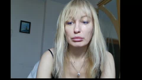 Sandra online show from 04/11/26, 10:52