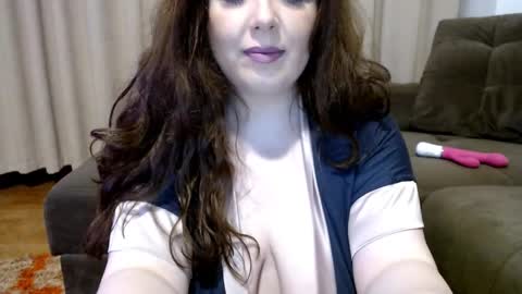 Snapshot of sandraxo93 chatting on 02/07/25, 08:10 Sandra online show from 02/07/25, 08:10