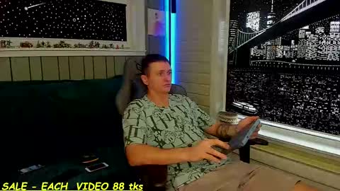 Sandy and Chris online show from 03/08/25, 08:00