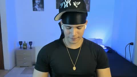 Snapshot of sant_wahlberg chatting on 06/30/26, 12:00 Sant online show from 06/30/26, 12:00