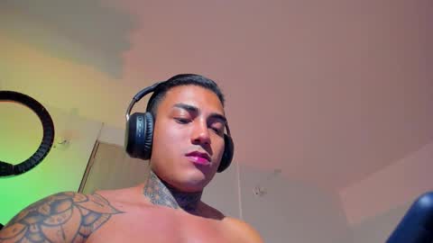 Santi Ferrer online show from 02/12/26, 06:08