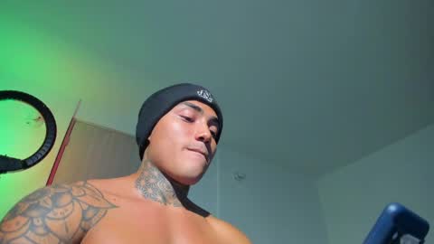 Snapshot of santi__ferrer chatting on 04/30/26, 02:51 Santi Ferrer online show from 04/30/26, 02:51