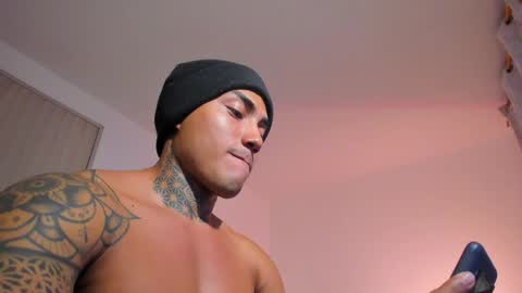 Snapshot of santi__ferrer chatting on 05/19/26, 02:29 Santi Ferrer online show from 05/19/26, 02:29