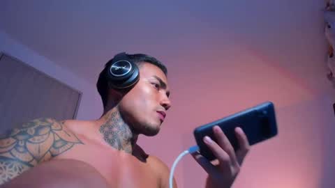 Snapshot of santi__ferrer chatting on 05/29/26, 04:32 Santi Ferrer online show from 05/29/26, 04:32