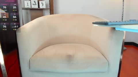 Snapshot of santi_mdz chatting on 06/01/26, 05:14 ADRIK CANO online show from 06/01/26, 05:14