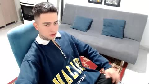 santi_ss online show from 12/15/25, 03:22