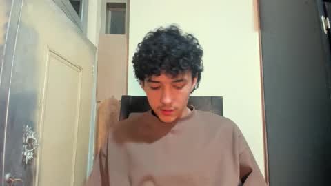 santi_twink19 online show from 11/29/25, 05:43