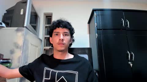 santi_twink19 online show from 02/03/26, 06:40