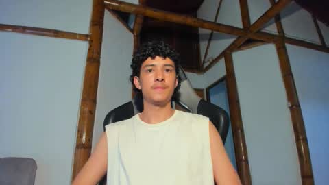 santi_twink19 online show from 02/10/26, 10:03