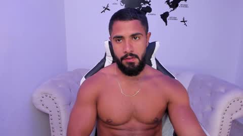 santiago_huntt online show from 09/18/25, 08:11